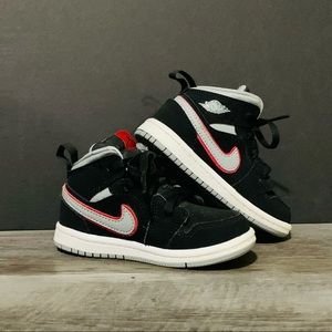 Air Jordan 1 Mid